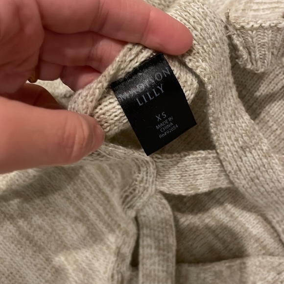 Madison Lilly Sweater - Picture 4 of 4